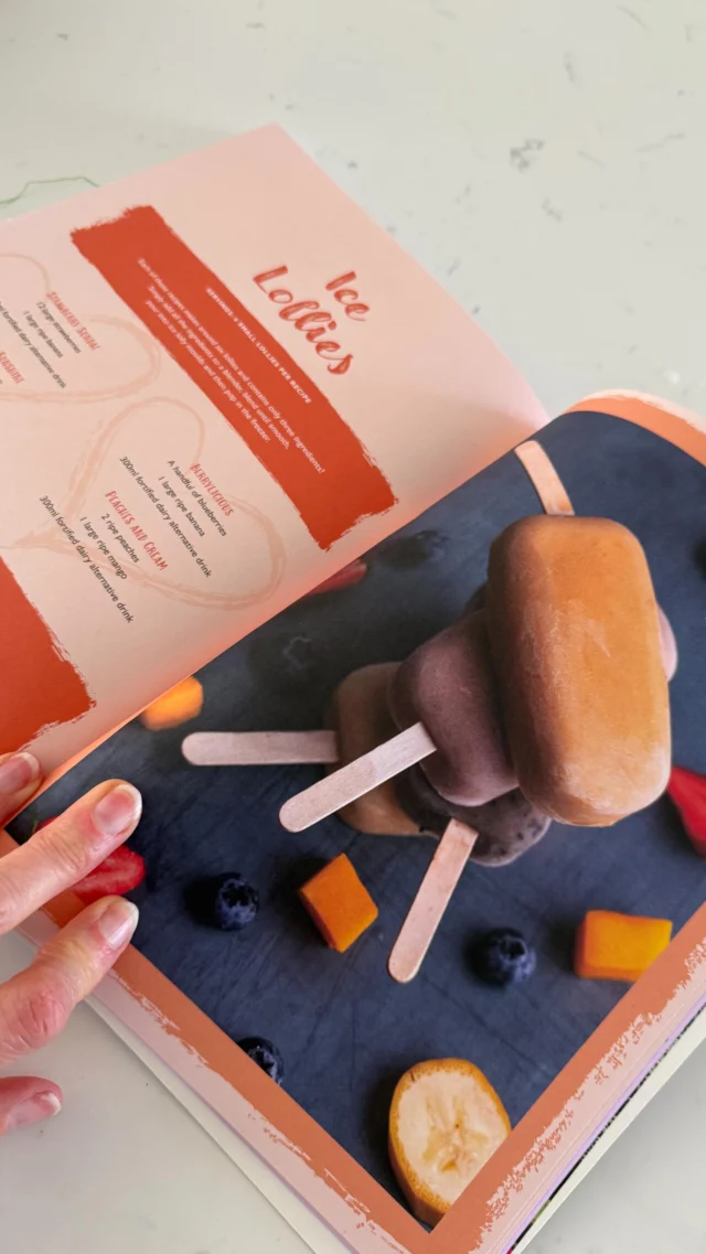 PLANT-BASED ICE LOLLIES 🍦 

The weather seems to be warming up in the UK and there is going to be some ☀️☀️☀️ over the next few days, hooray! Why not try these ice lollies to cool your LOs down...
⠀
Each recipe makes 6-8 lollies and contains only 3 ingredients! Simply add all the ingredients into a blender, blend until smooth, pour into ice-lolly moulds and pop in the freezer. 
⠀
RECIPE 1: Strawberry sundae🍓🍌🌾⠀
1️⃣ 12 large strawberries⠀
2️⃣ 1 large, ripe banana⠀
3️⃣ 300ml fortified oat drink 
⠀
RECIPE 2: Tropical sunshine🥭🍌🥥⠀
1️⃣ 1 large, ripe mango⠀
2️⃣ 1 large, ripe banana⠀
3️⃣ 300ml fortified coconut drink ⠀ 
⠀
RECIPE 3: Berrylicious 🍇🍌⠀
1️⃣ A handful of blueberries (around 20)⠀
2️⃣ 1 large, ripe banana⠀
3️⃣ 300ml fortified soya drink
⠀
RECIPE 4: Peaches and cream 🍑🥭
1️⃣ 2 ripe peaches⠀
2️⃣ 1 large, ripe mango⠀
3️⃣ 300ml fortified pea-based drink ⠀

TOP TIPS: 
😊 You can use any type of dairy free ‘milk’ you have in the recipes, but I have chosen fortified versions in the recipes below to maximise nutrition.
😊 You can also add a teaspoon of nut butter to make the lollies extra creamy and add some good fats. 

All these recipes are from my book Plant Powered Little People… a practical guide to plant based nutrition for parents of under fives and 36 recipes for the whole family. It’s on special offer ⬇️

⭐ SPECIAL OFFER ⭐ 
I’m offering 30% off my book plus free UK shipping (that’s only £14) until Friday 2nd May so be quick and grab your copy! Comment below either the word BOOK and I’ll send the link directly to you xx ⬇️⬇️⬇️

Much love, 
Paula x⠀💚🌱
⠀